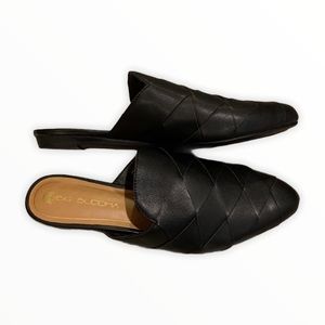 New✨Big Buhdda Point Toe Mule Black Size 8